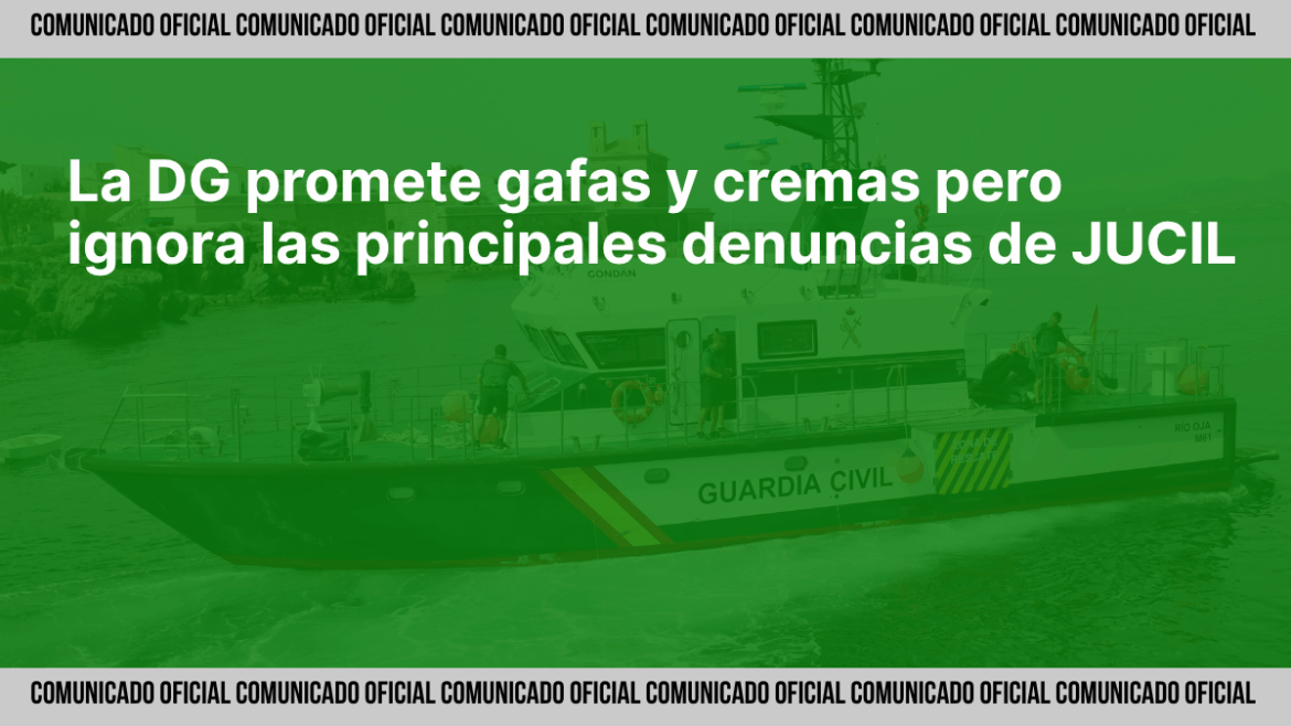 Guardias civiles del Servicio Marítimo en embarcación patrullera durante una jornada de trabajo en Andalucía